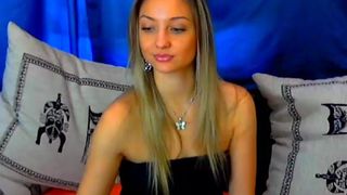 Dollwannaplay / Sinntia nude pussy and playing, video 2