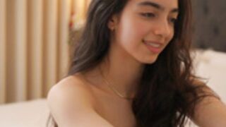 Naughtysammx domi in bed