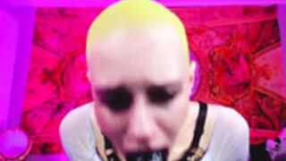 Shiny_Princess - Violet lipstick, blond hair