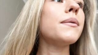 JessIsLove dildo in ass