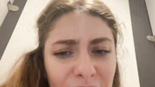 MariiD Strip in wash room and pussy play