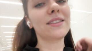 MariiD Strip in wash room and pussy play