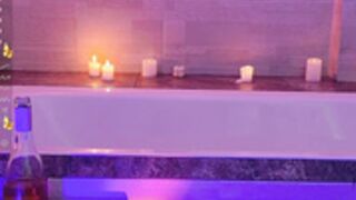 Ashalisha hot bath show