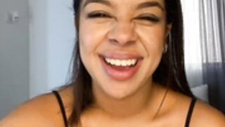 Trianawhite self boob sucking