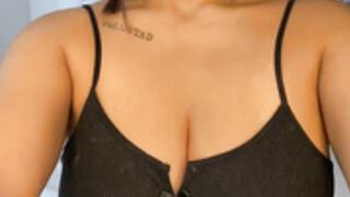 Trianawhite self boob sucking