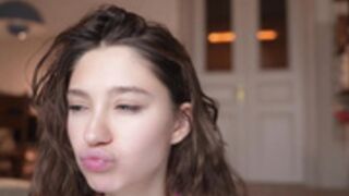 mia_elfie 2025-04-12