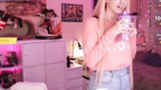 yourcutewaifu [24612042]