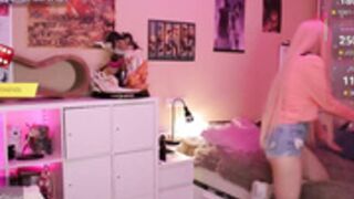 yourcutewaifu [96776027]