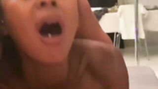 Miiana BBG anal squirt