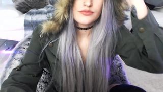 AliceMaia fingering her pussy (naughtyalicex_)