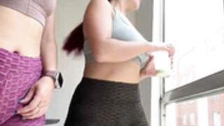 Ariiel_ lesbian show - first time makeout + cum naked