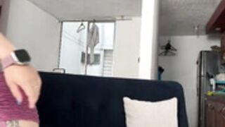 Ariiel_ lesbian show - first time makeout + cum naked