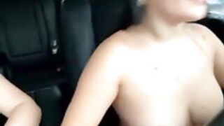 Sara_fun Naked in car outdoor