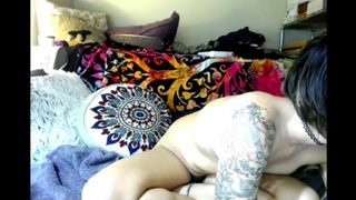 Elizabeats lick her hairy armpit