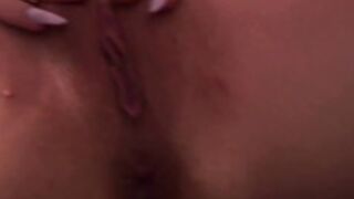 Alice Shazaham (alicee-love) lesbian sex - pussy lickin