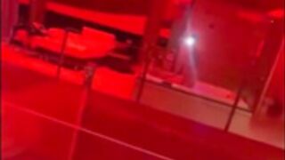 AbRuAnTooNeLLa teniendo sexo duro en el jacuzzi