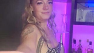 LizzyLush BG fuck & squirt show bar