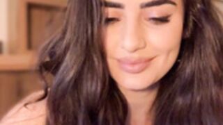 LadyFit babe in hot blue bikini