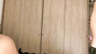 Dahian-peach lesbian strap on show