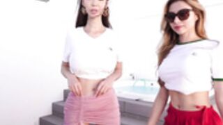 Caylin, Mollybrooke & Kimtylor_ in jacuzzi