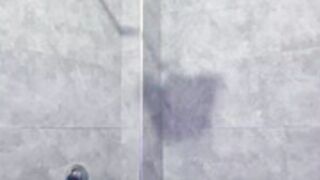 Valentinne_z Shower show