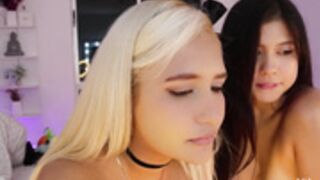 Amelie_bunny_real & Mia_love__ eating pussy pt 1