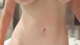 secretlifeofsophiex aka redhead.girlnextdoor bathtub