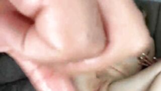 Maja_Sofie - BG show fisting till squirt