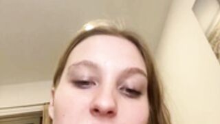 Maja_Sofie - BG show fisting till squirt