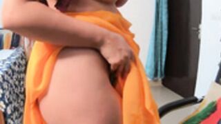 urvashihott 4