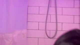 Elleroseexo taking shower, big tits