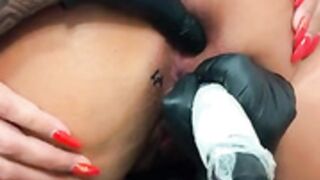 Andressa Urach - new tattoo in ass & lesbian sex