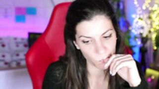 Sindyy/Summersindy chat room