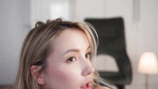 kriss0leoo - Secret Show, Easter Bunny