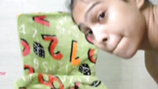 Cutesoniya Squirts and Accidentally shows face