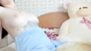 Busty Brit jessicagoold flashes big pale tits