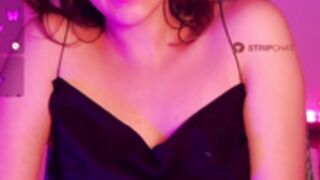 nylaahh-1 (Teasing Boobs)