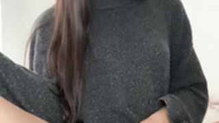 Ellaisakittycat sensually strokes herself till cum shot