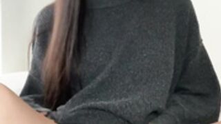 Ellaisakittycat sensually strokes herself till cum shot