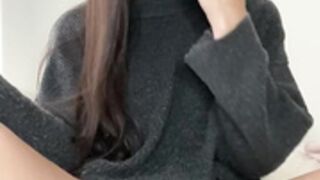 Ellaisakittycat sensually strokes herself till cum shot