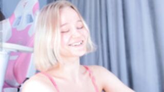 showmejenny-12-02-2025-19-24-CU