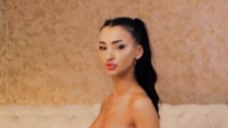 Ɖɘn!$ɘßrѻwnɘ - Tanned & Tight