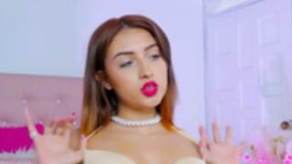 Ȝm!lyßrąxtѻn - Big Booty In Pantyho$e