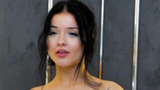 Ɉɘnny|-|ąllɘ - $tretching Her Tight Teen Pu$$y