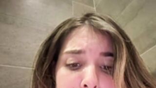 Alirawrz couldn't control the squirt