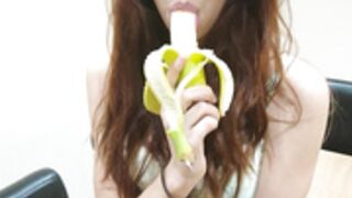 Naughty Poppy [0970272] Do you wish this banana was your cock？ [2018-01-09]