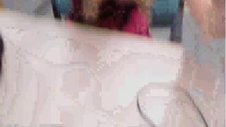 Ginger_Banks disfruta en la biblioteca.