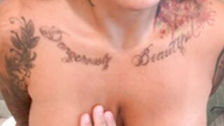 Brittanya Razavi 074