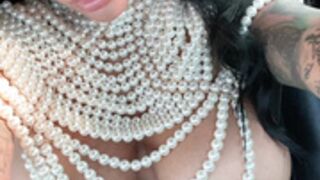 Brittanya Razavi 034