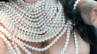 Brittanya Razavi 034